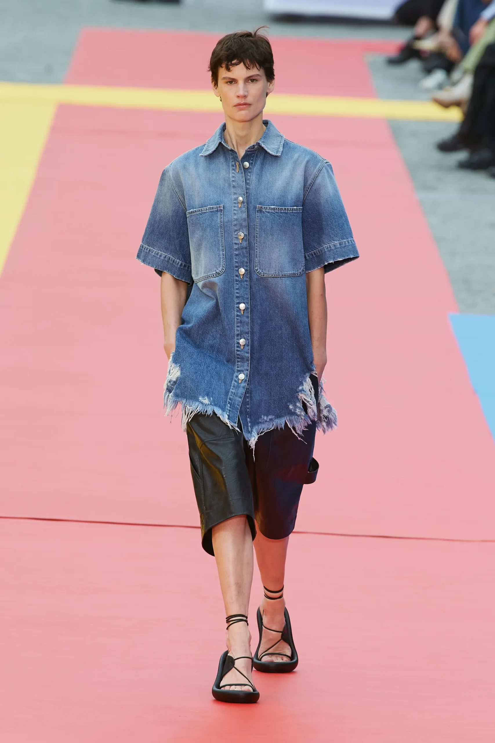 00019-stella-mccartney-spring-2023-ready-to-wear-credit-gorunway