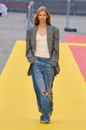 00020-stella-mccartney-spring-2023-ready-to-wear-credit-gorunway