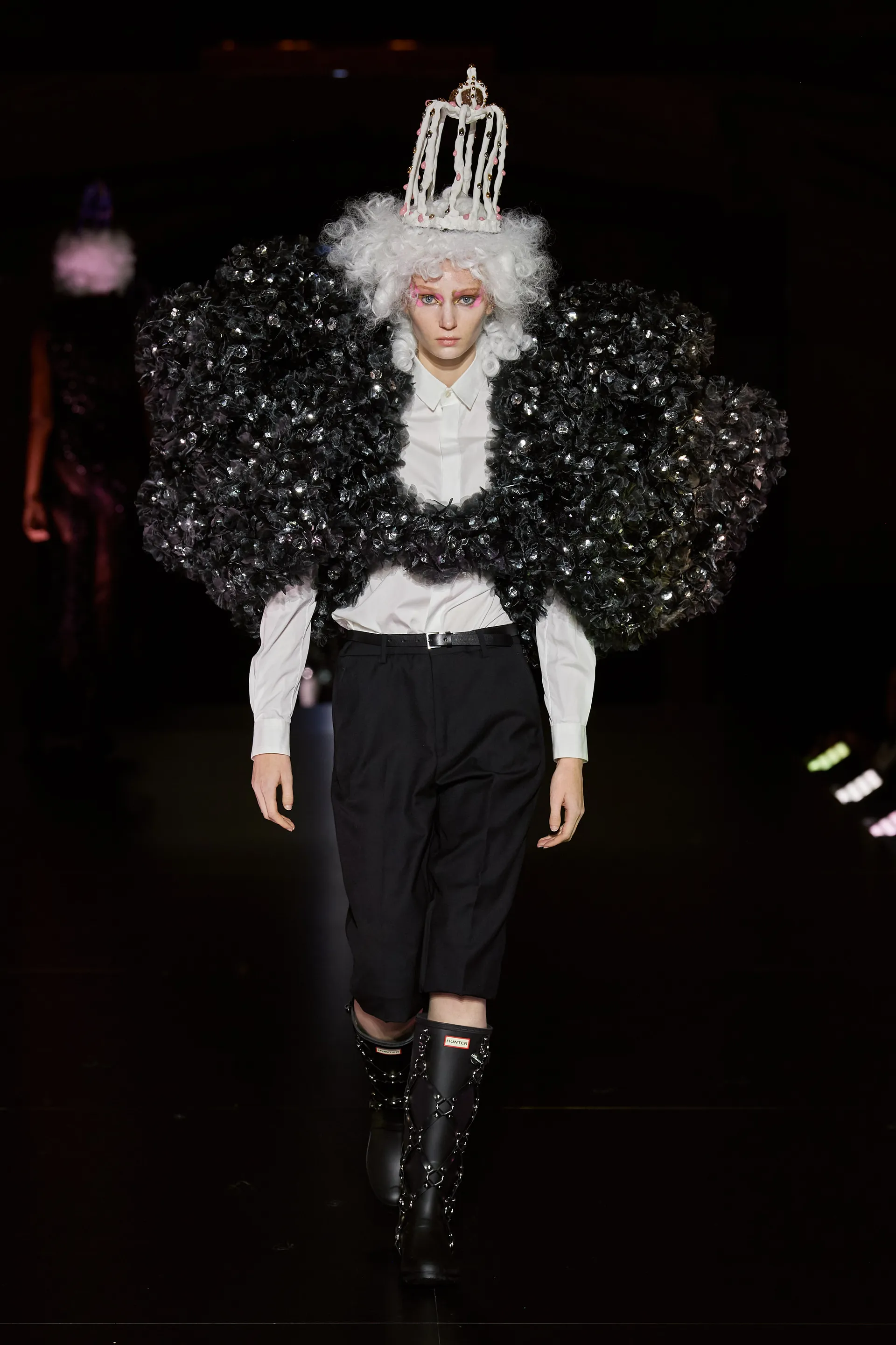 00021-noir-kei-ninomiya-spring-2023-ready-to-wear-credit-gorunway