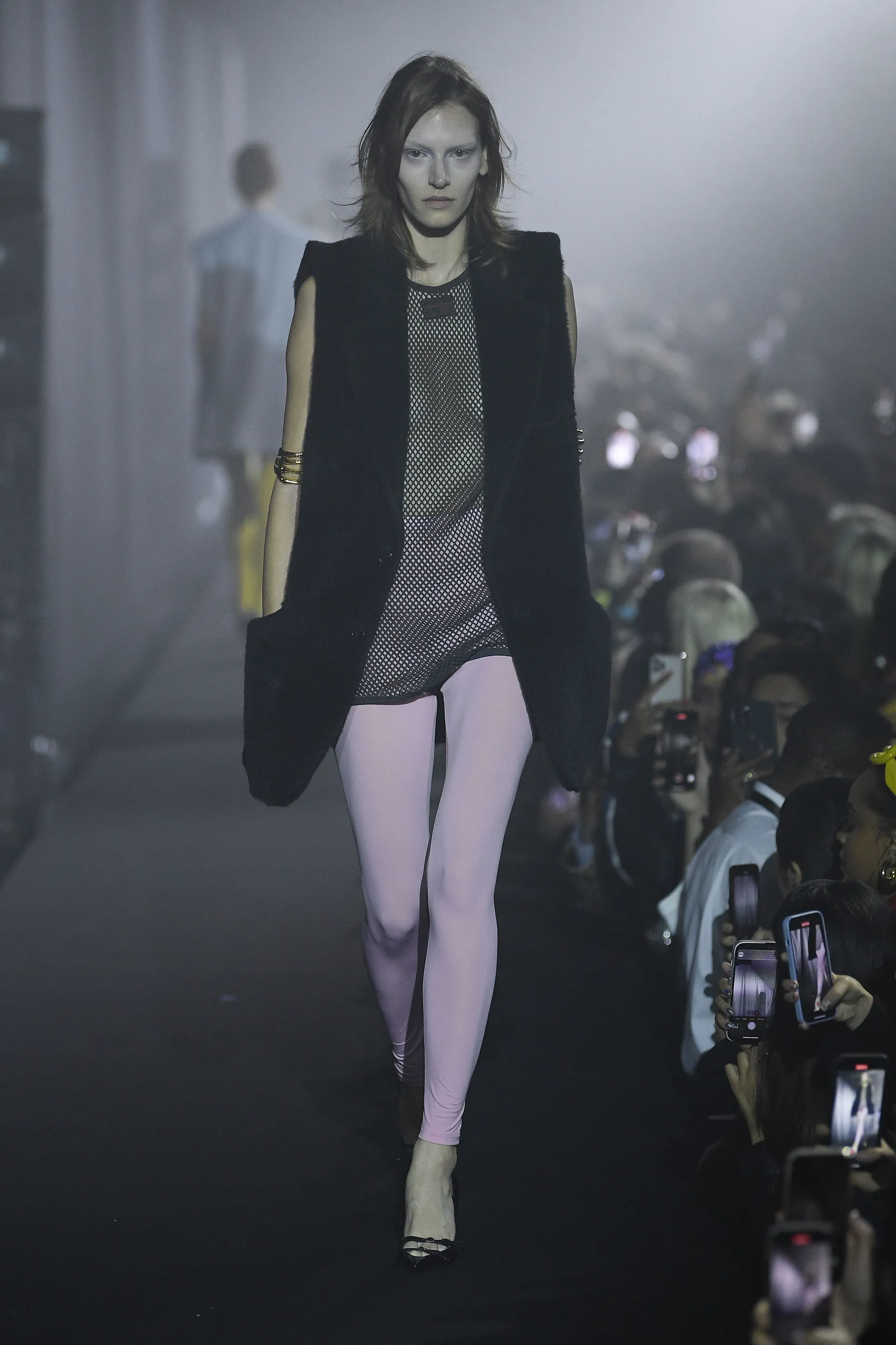 00021-raf-simons-spring-2023-ready-to-wear-credit-brand
