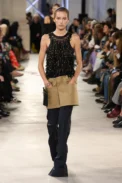 00021-sacai-spring-2023-ready-to-wear-credit-gorunway