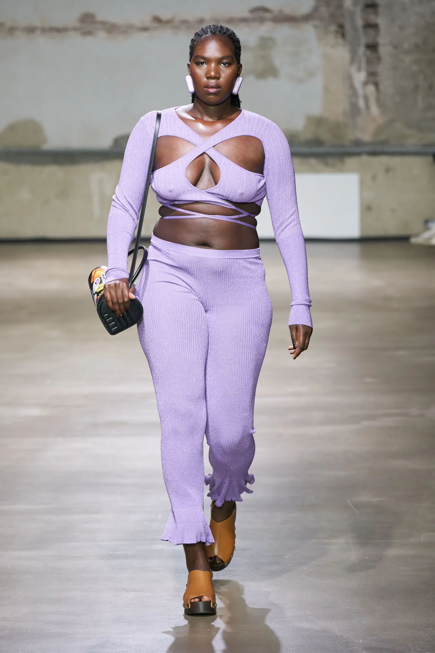 00022-ester-manas-spring-2023-ready-to-wear-credit-gorunway