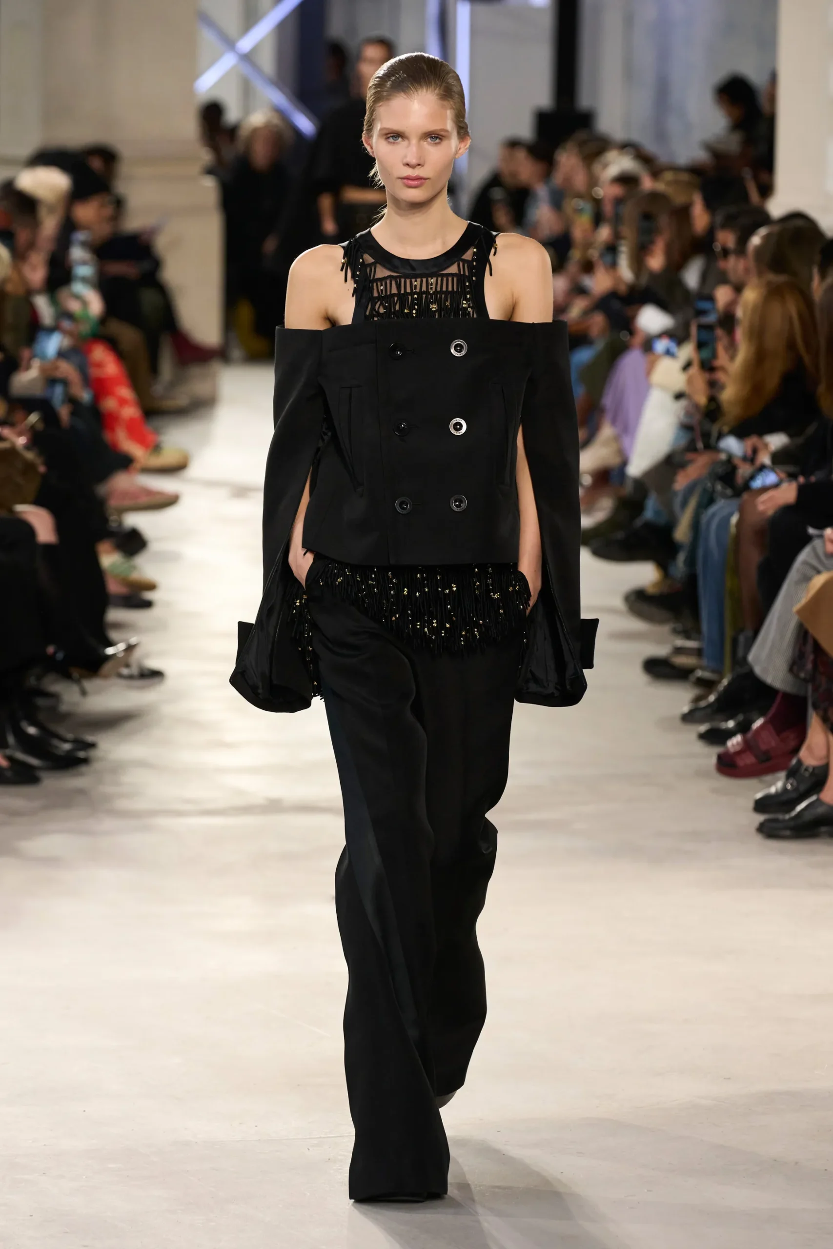 00022-sacai-spring-2023-ready-to-wear-credit-gorunway