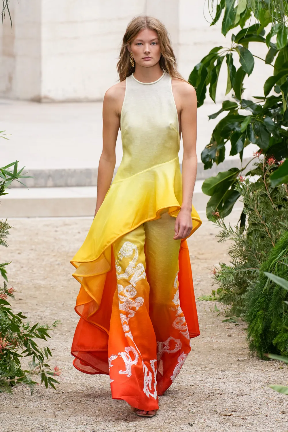 00022-zimmermann-spring-2023-ready-to-wear-details-credit-gorunway