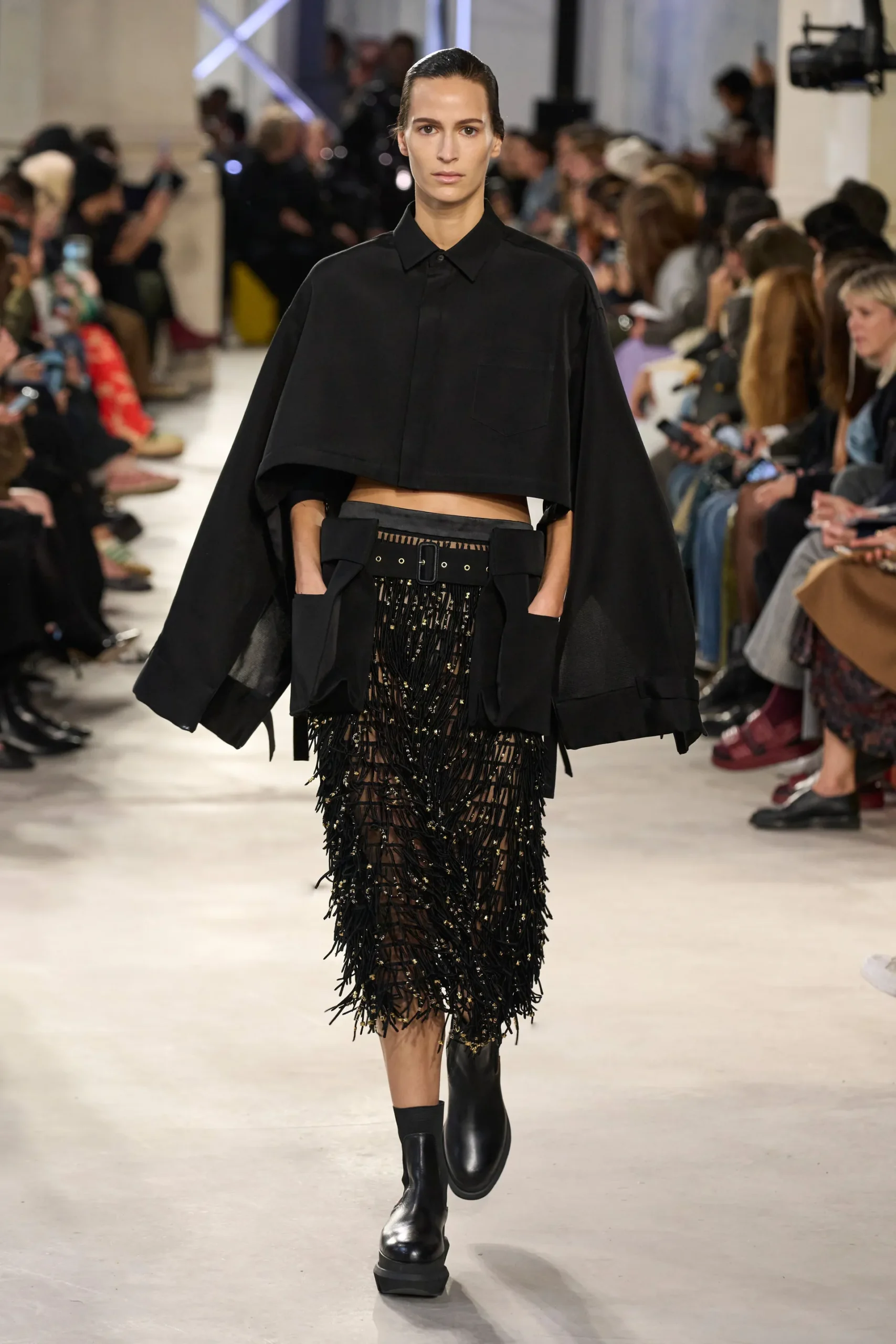 00023-sacai-spring-2023-ready-to-wear-credit-gorunway