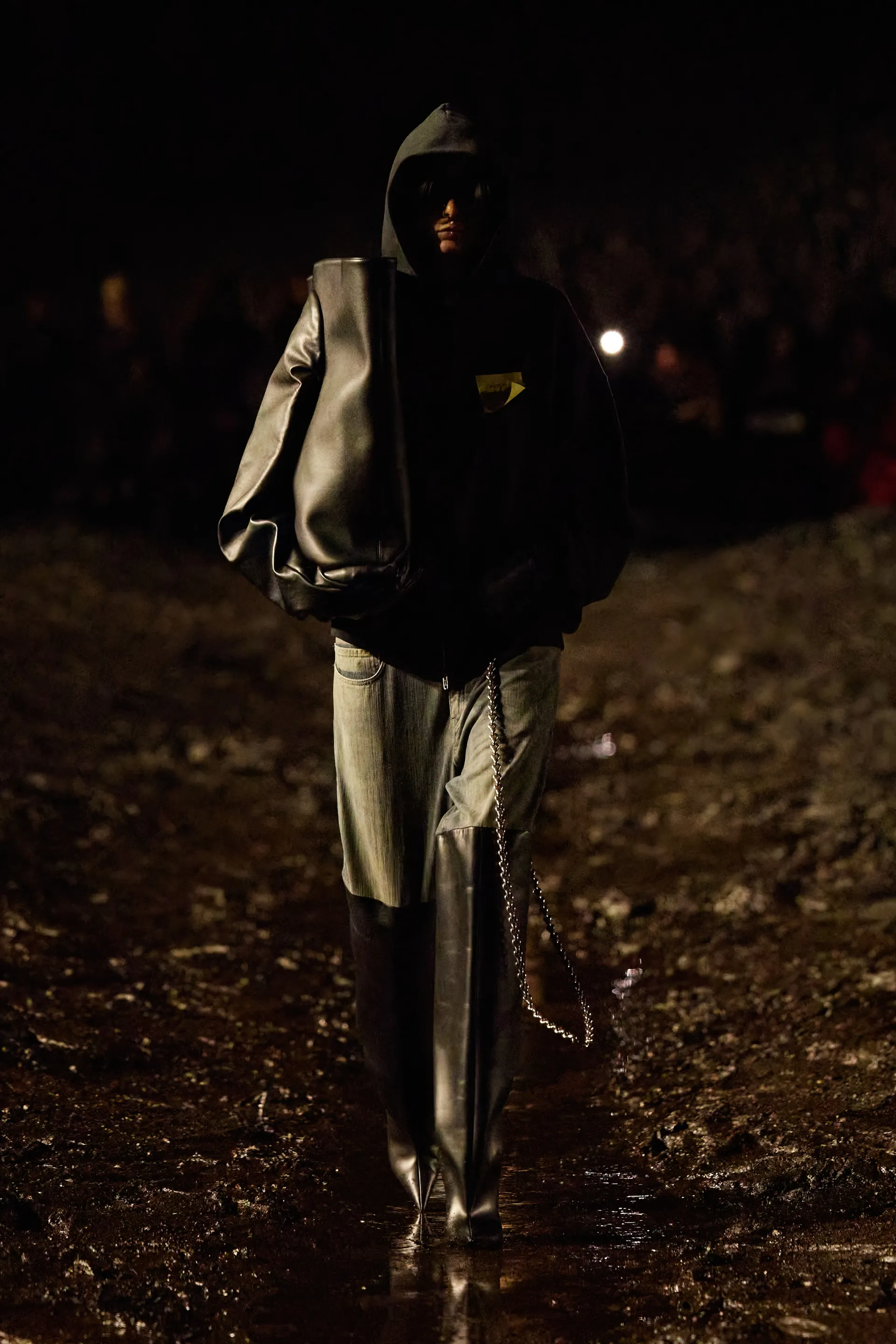 00024-balenciaga-spring-2023-ready-to-wear-credit-brand