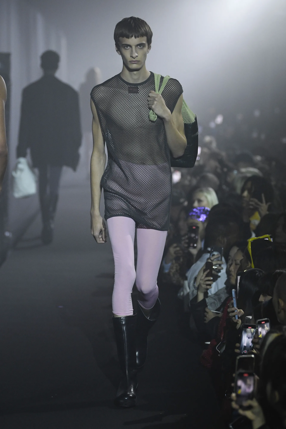 00024-raf-simons-spring-2023-ready-to-wear-credit-brand