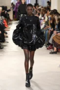 00024-sacai-spring-2023-ready-to-wear-credit-gorunway