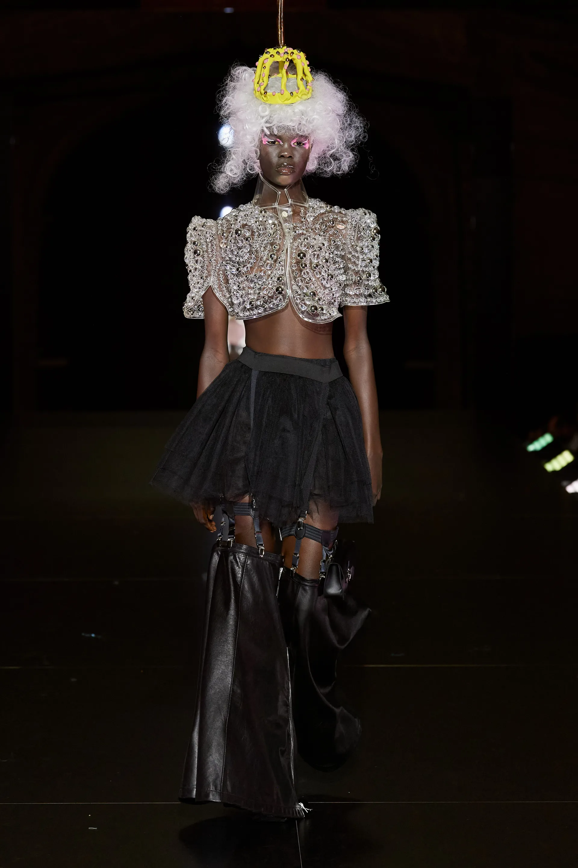 00025-noir-kei-ninomiya-spring-2023-ready-to-wear-credit-gorunway