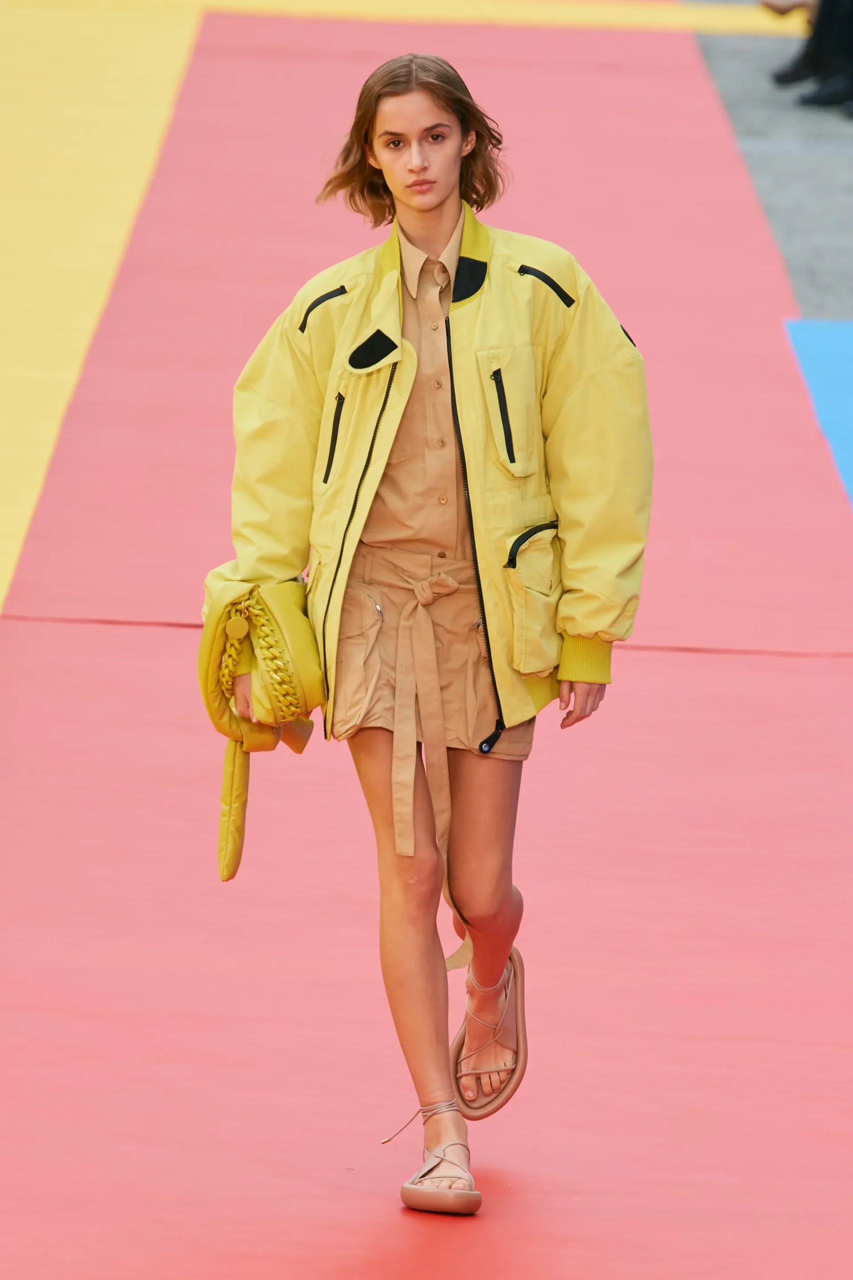 00025-stella-mccartney-spring-2023-ready-to-wear-credit-gorunway