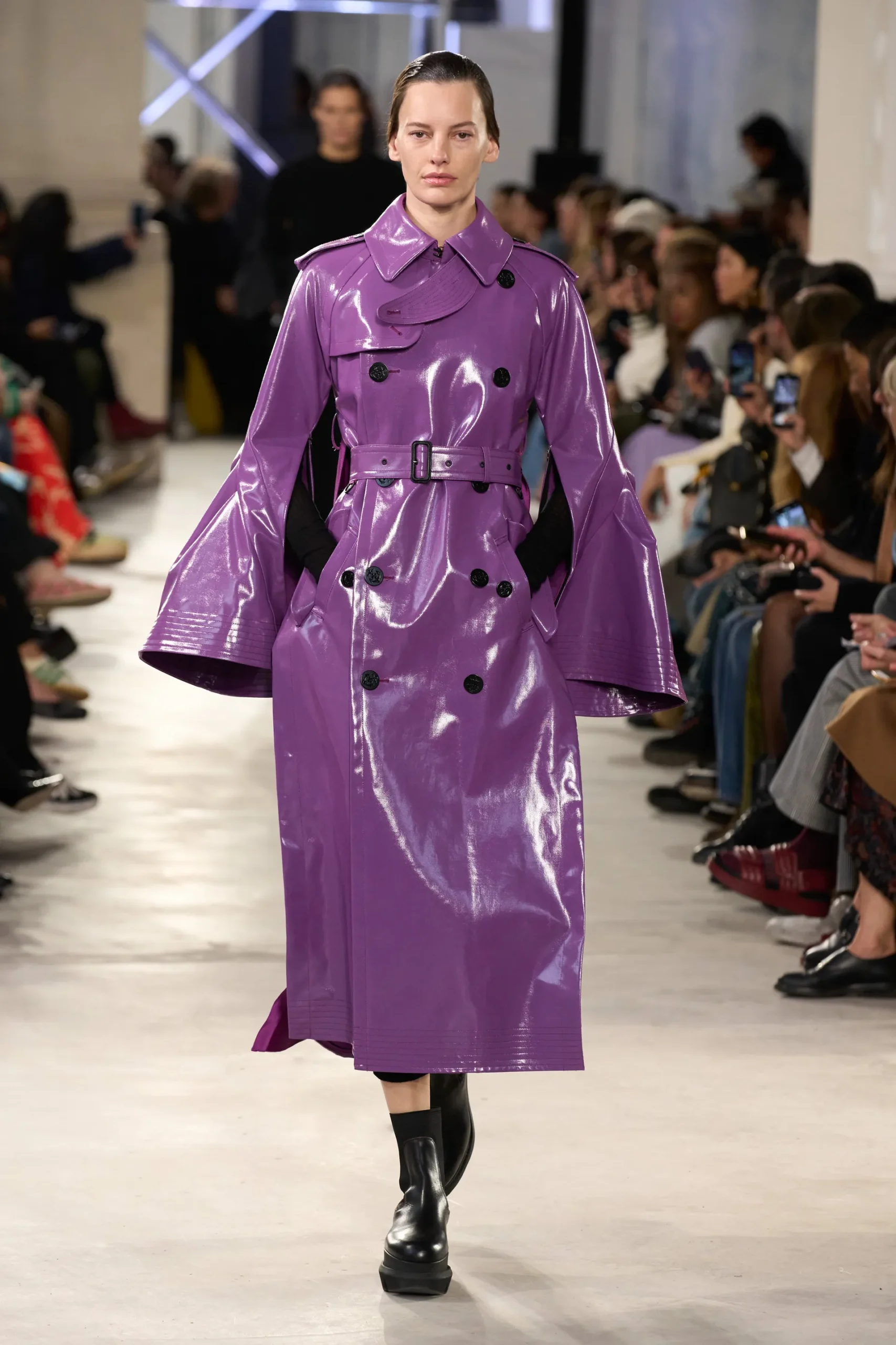 00026-sacai-spring-2023-ready-to-wear-credit-gorunway