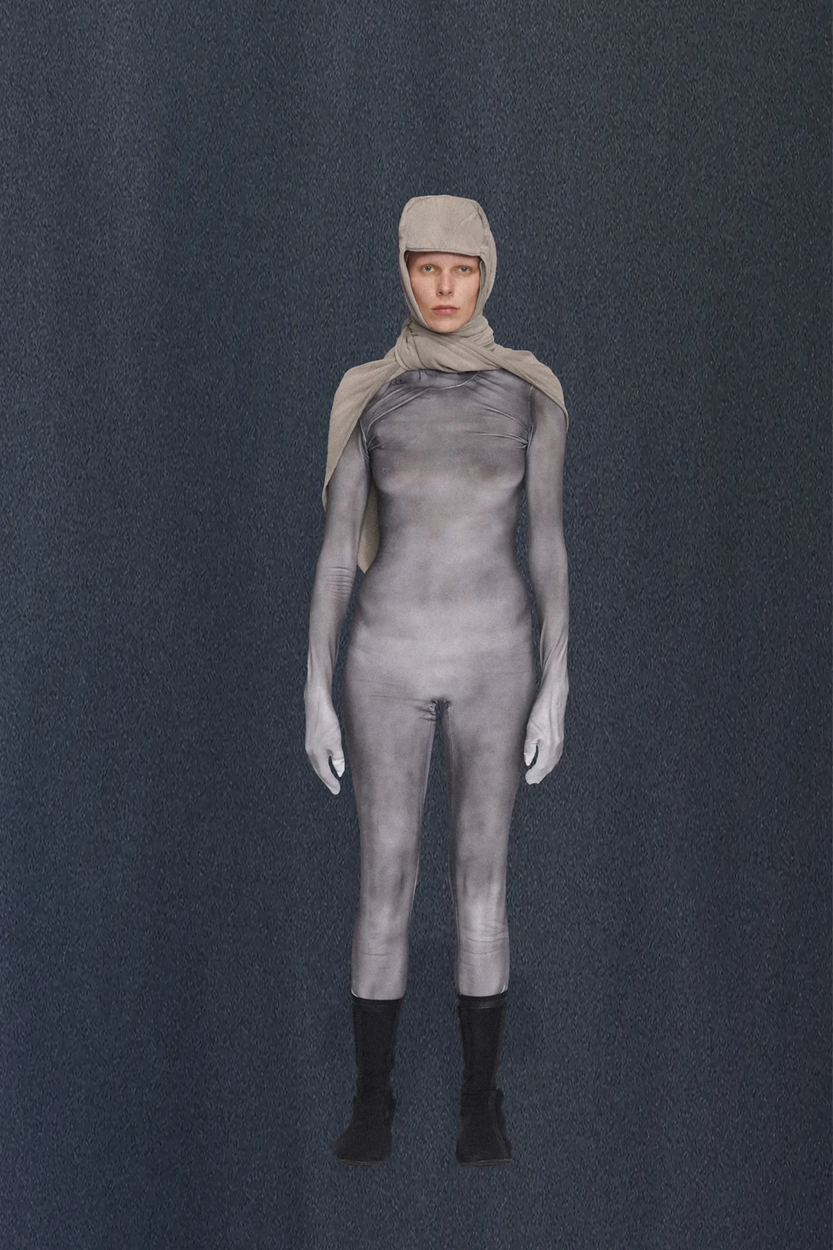 00027-yeezy-spring-2023-ready-to-wear-credit-brand