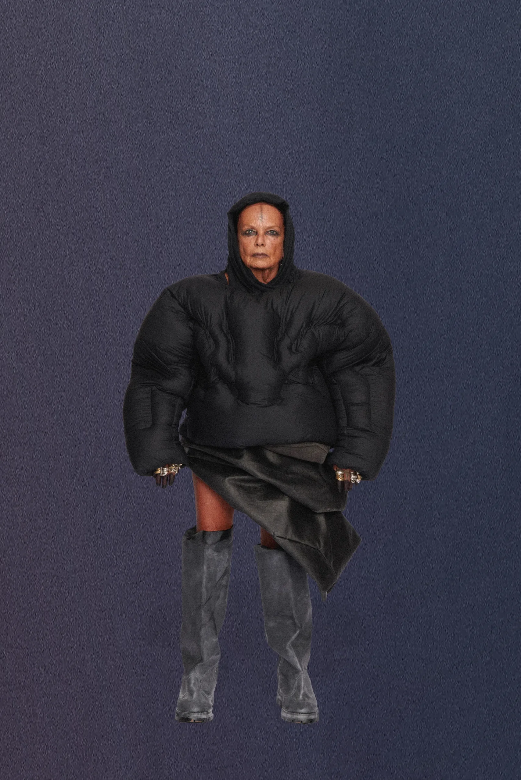 00028-yeezy-spring-2023-ready-to-wear-credit-brand