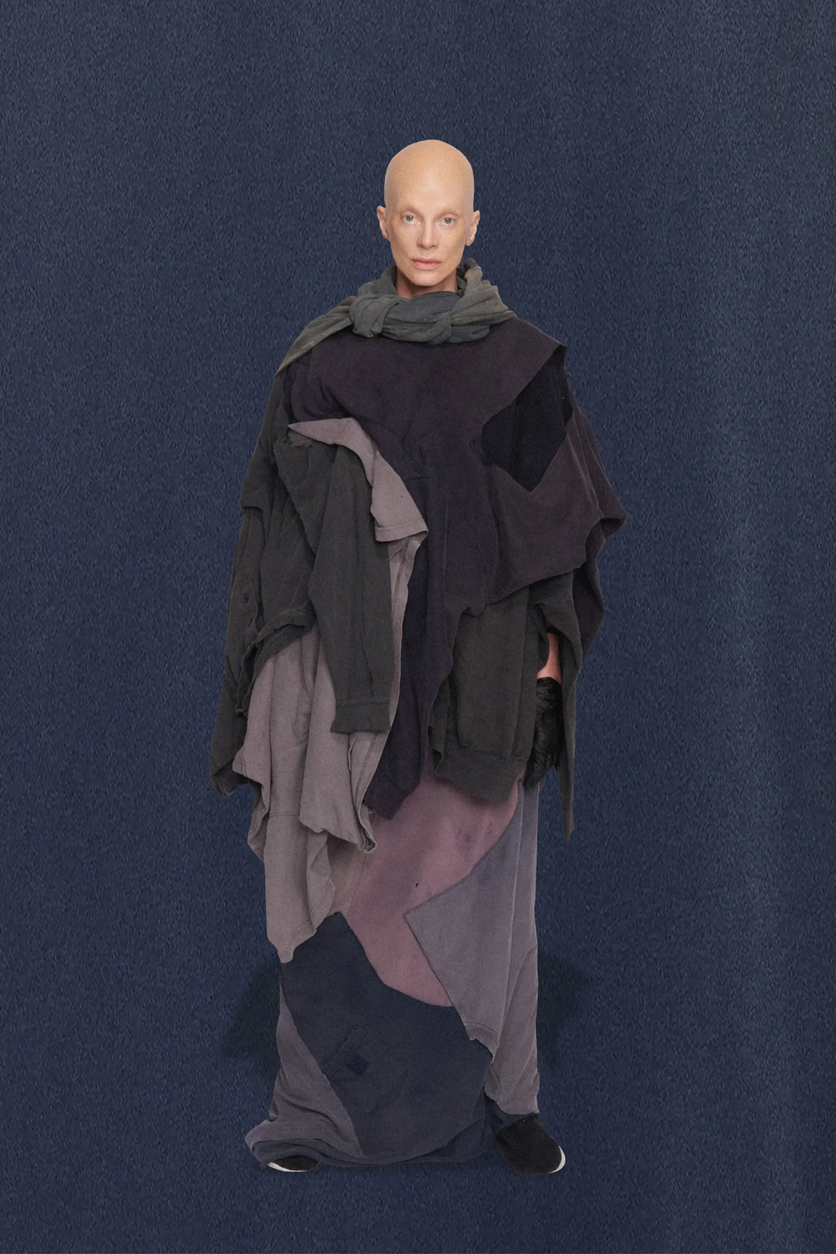00029-yeezy-spring-2023-ready-to-wear-credit-brand