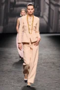 00030-chanel-spring-2023-ready-to-wear-credit-gorunway