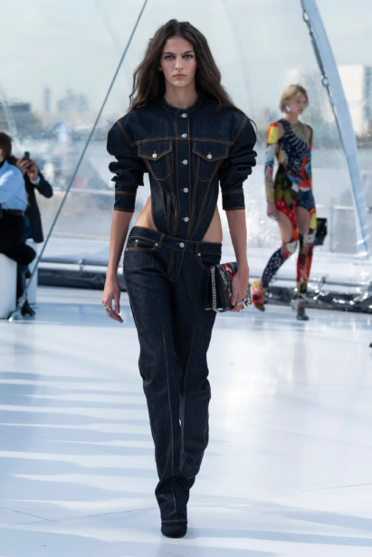 00032-alexander-mcqueen-spring-2023-ready-to-wear-credit-brand