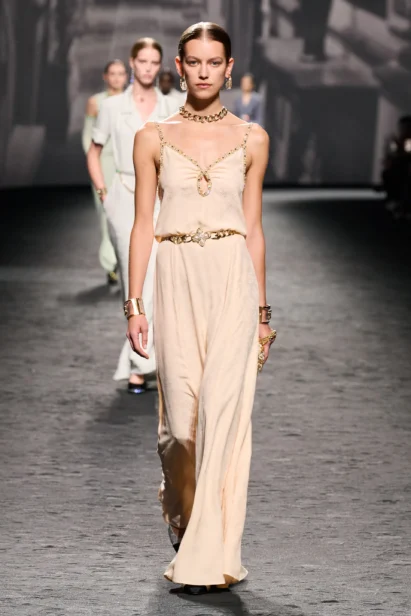 00032-chanel-spring-2023-ready-to-wear-credit-gorunway
