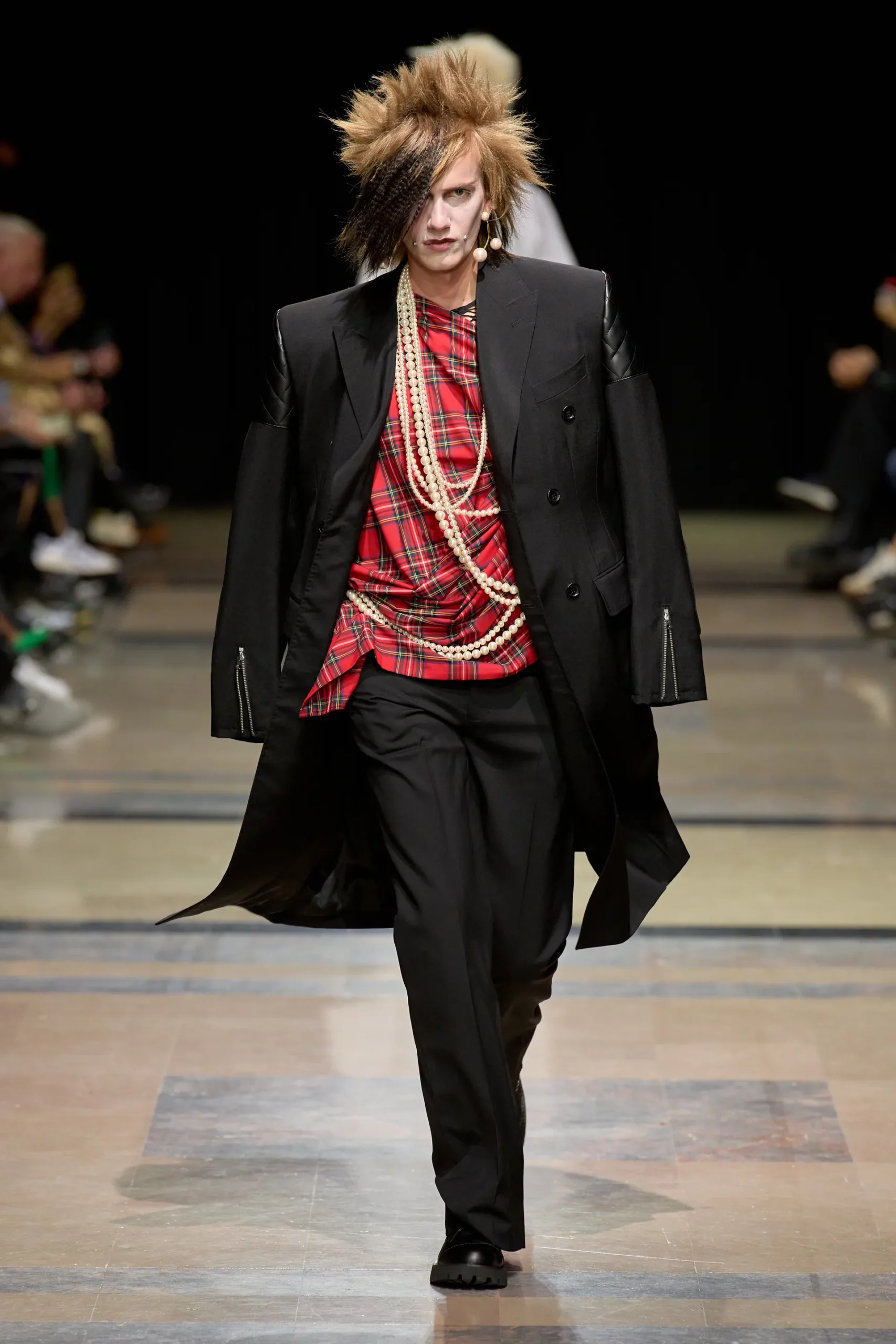 00033-junya-watanabe-spring-2023-ready-to-wear-credit-gorunway