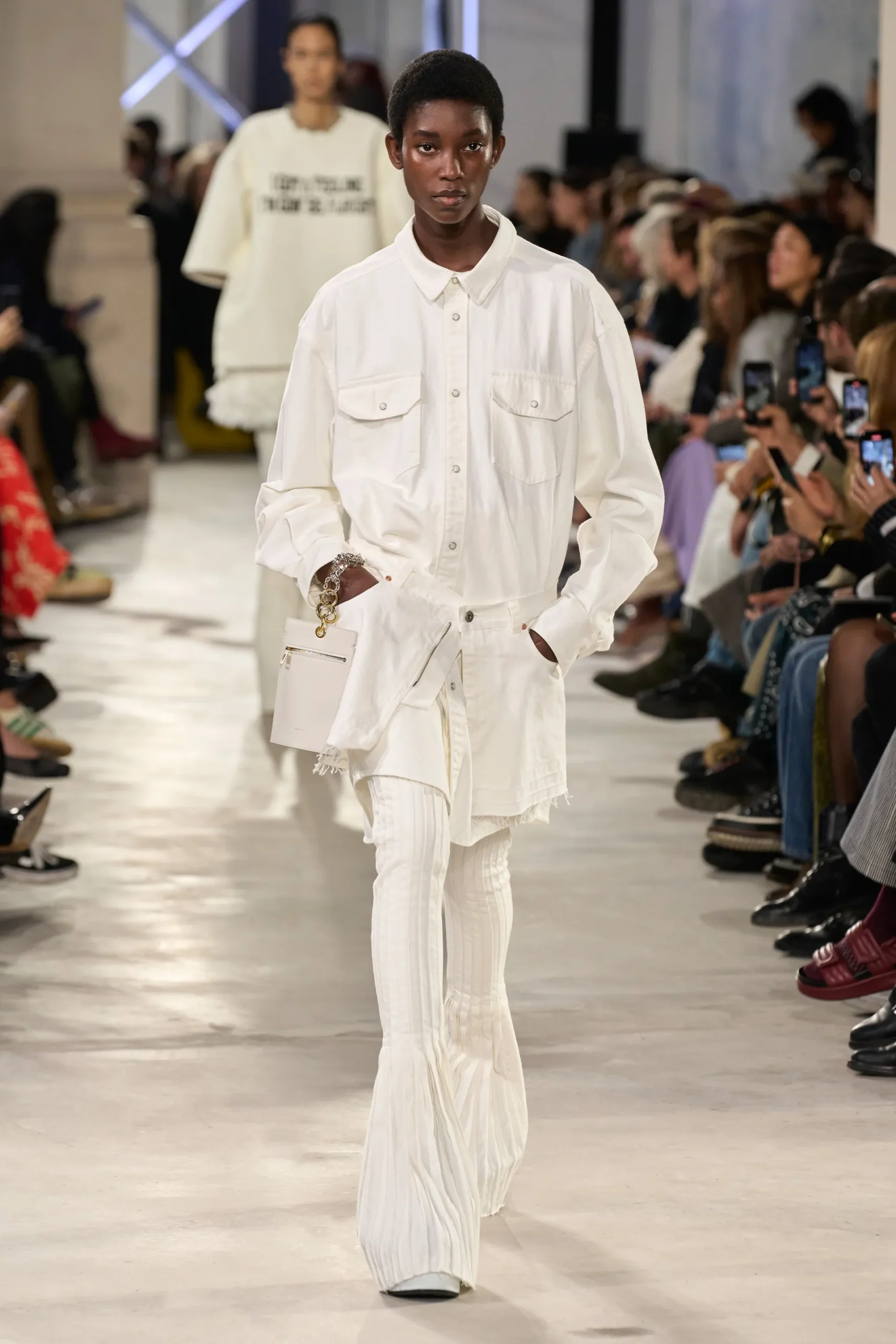 00034-sacai-spring-2023-ready-to-wear-credit-gorunway