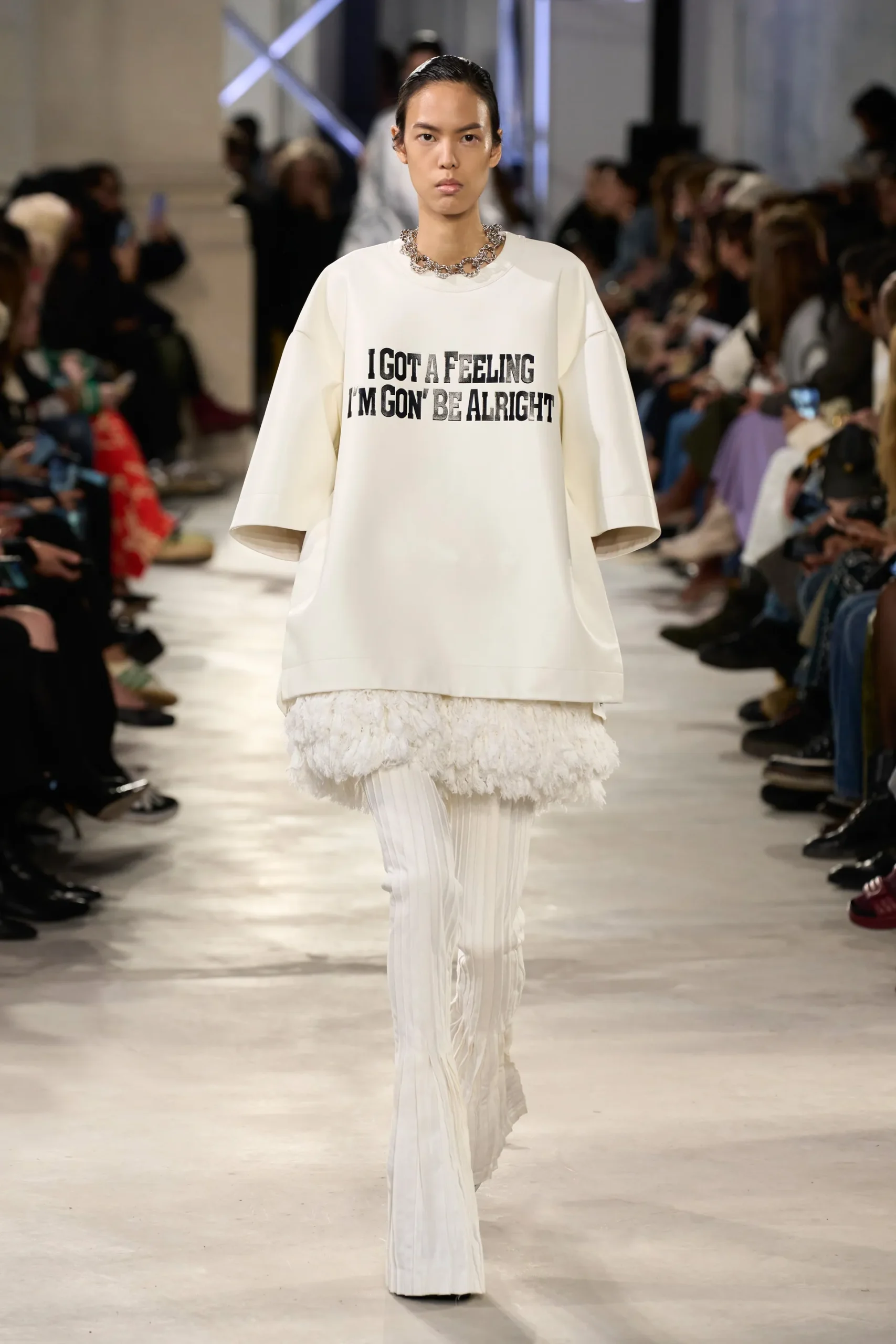 00035-sacai-spring-2023-ready-to-wear-credit-gorunway