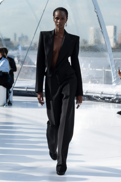 00038-alexander-mcqueen-spring-2023-ready-to-wear-credit-brand