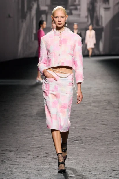 00038-chanel-spring-2023-ready-to-wear-credit-gorunway