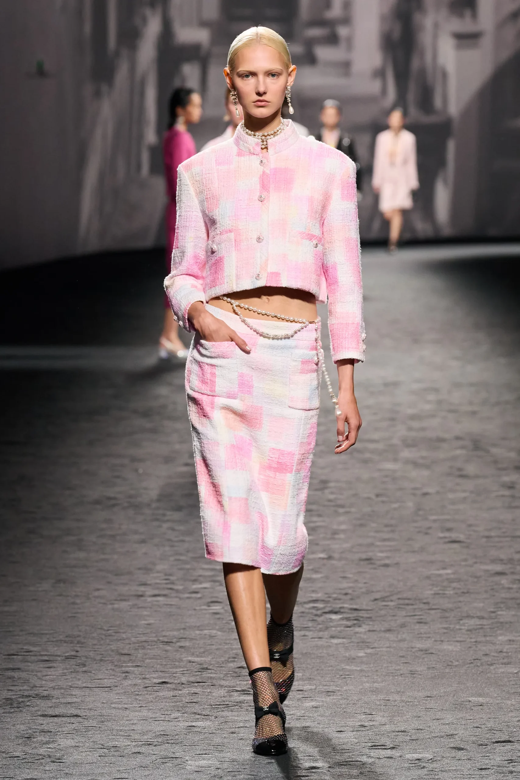 00038-chanel-spring-2023-ready-to-wear-credit-gorunway