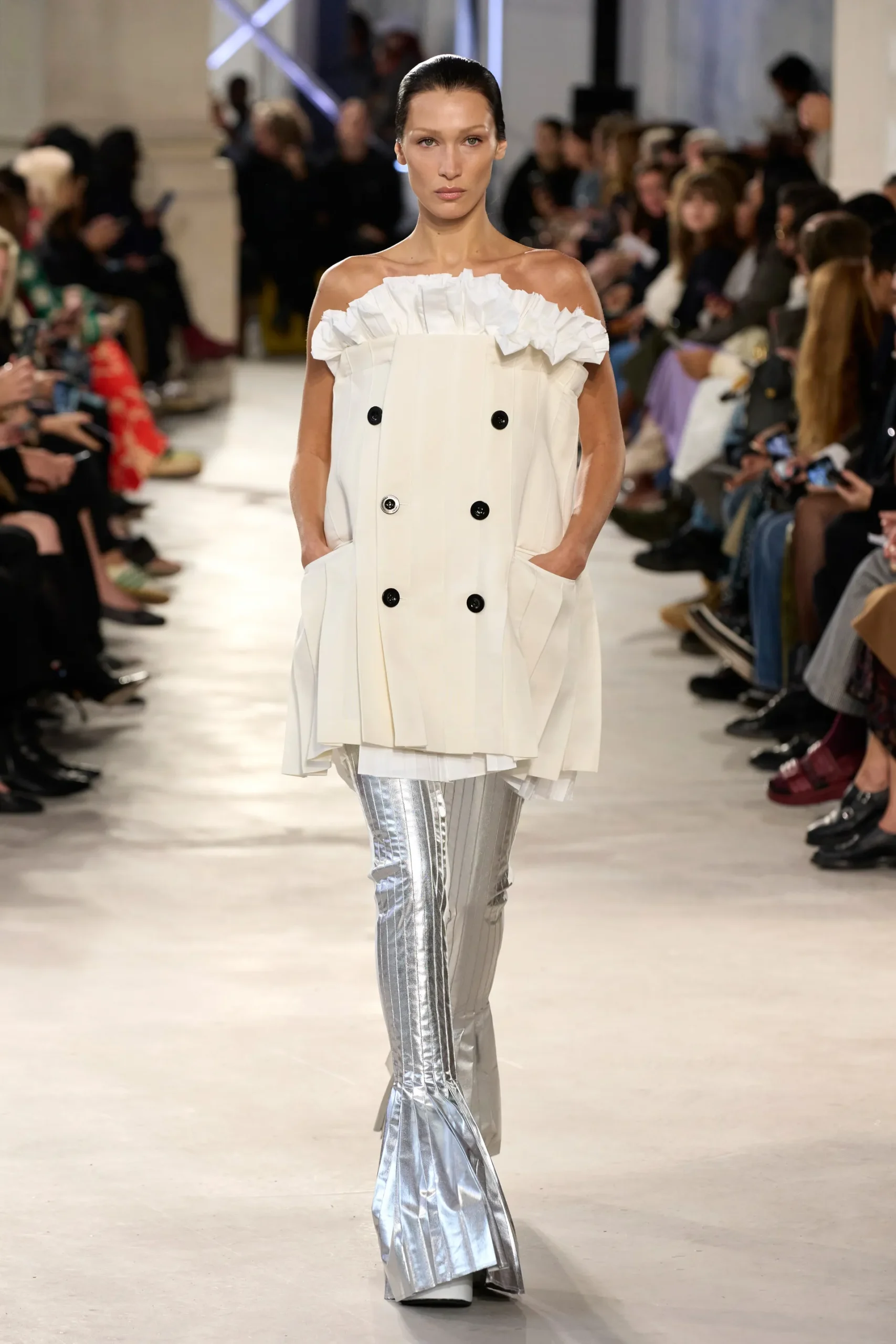 00040-sacai-spring-2023-ready-to-wear-credit-gorunway