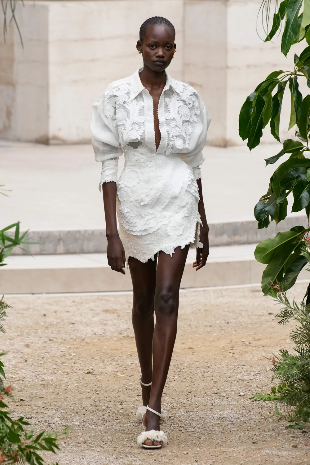 00040-zimmermann-spring-2023-ready-to-wear-details-credit-gorunway