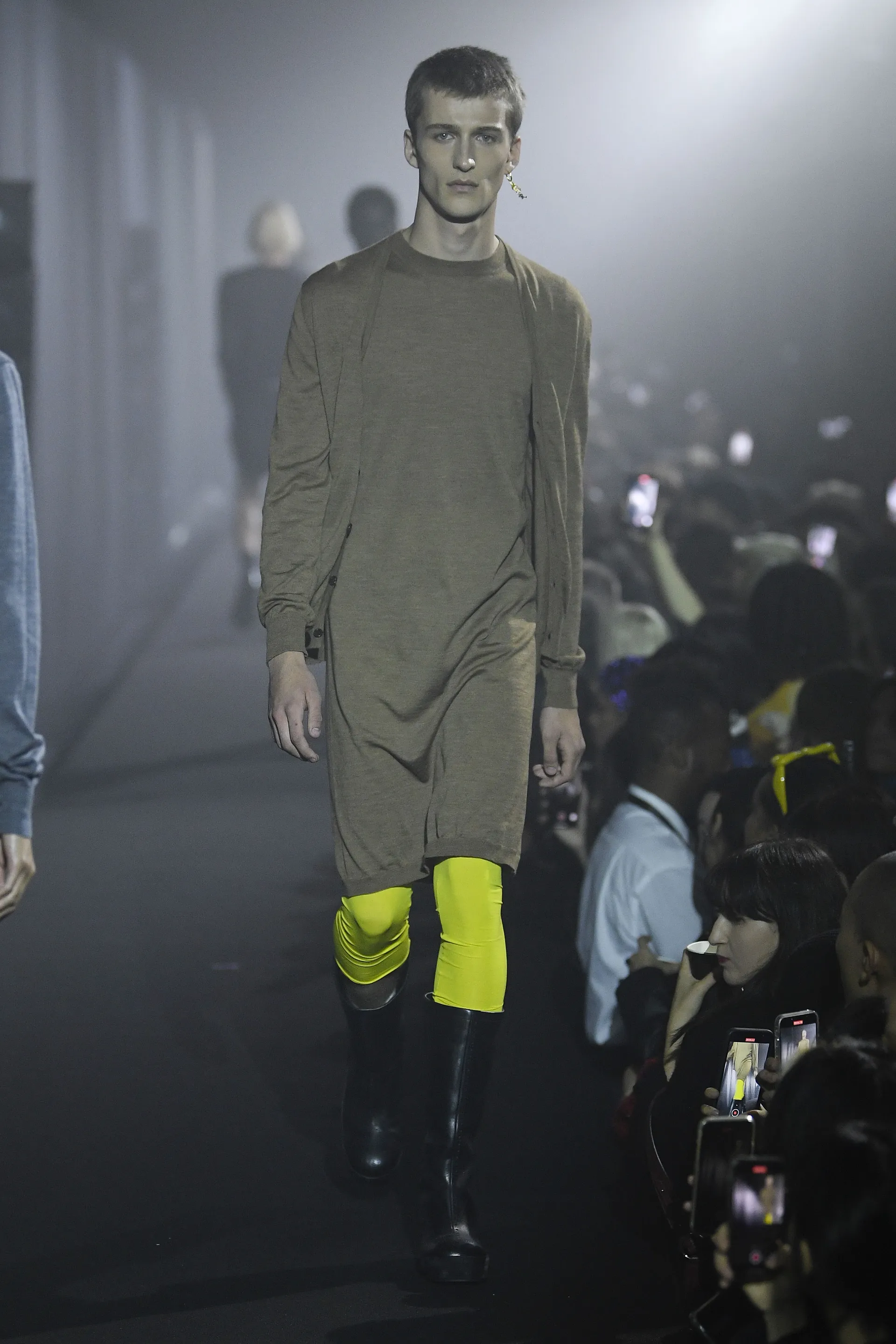00041-raf-simons-spring-2023-ready-to-wear-credit-brand