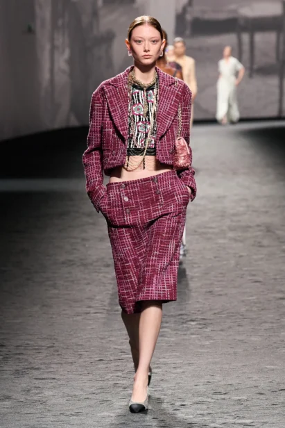 00042-chanel-spring-2023-ready-to-wear-credit-gorunway