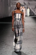 00043-chanel-spring-2023-ready-to-wear-credit-gorunway