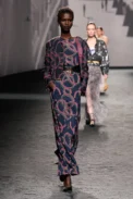 00044-chanel-spring-2023-ready-to-wear-credit-gorunway