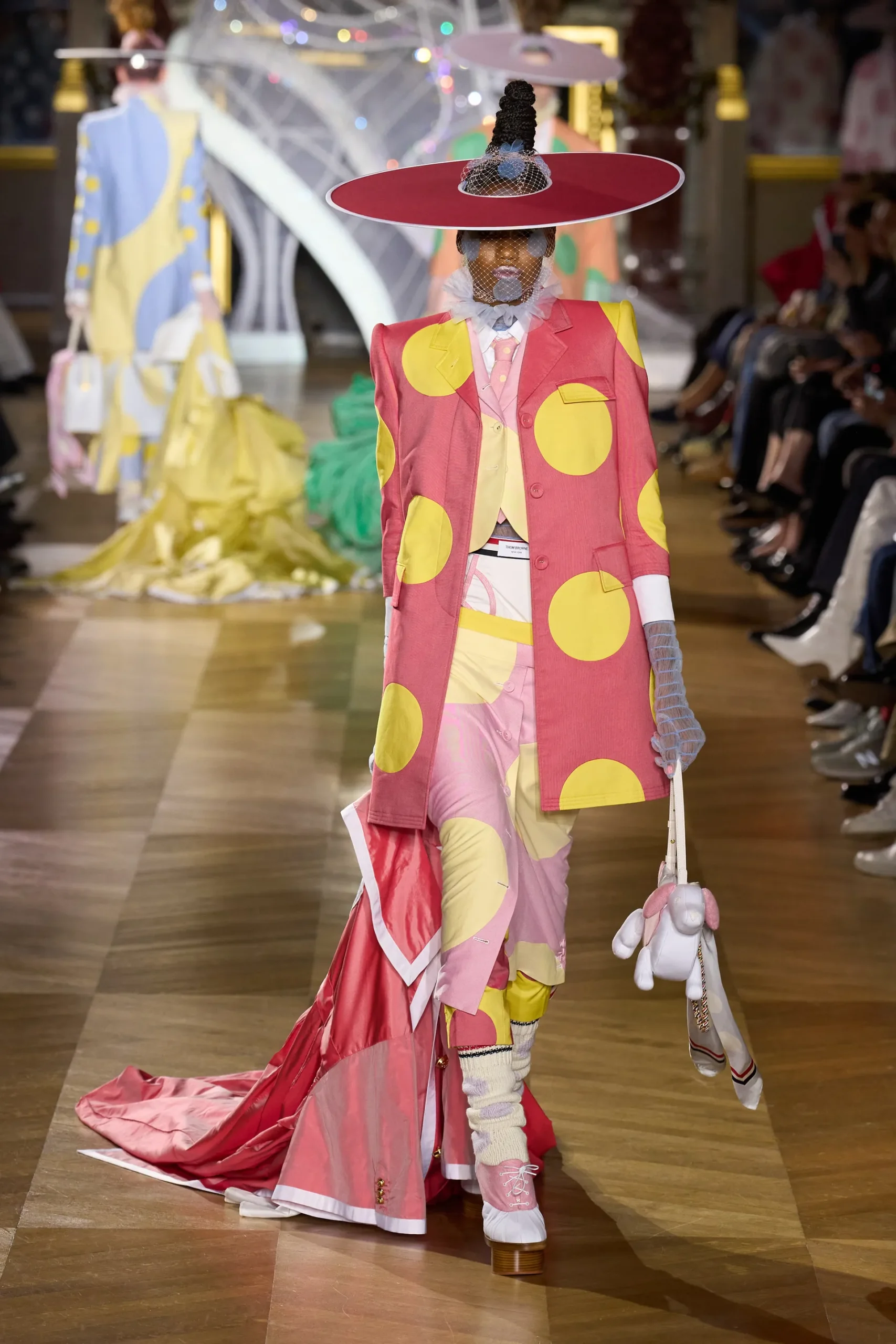 00044-thom-browne-spring-2023-ready-to-wear-credit-gorunway