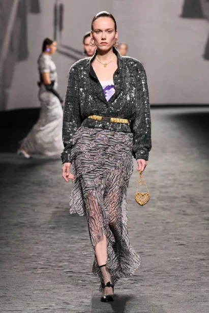 00045-chanel-spring-2023-ready-to-wear-credit-gorunway