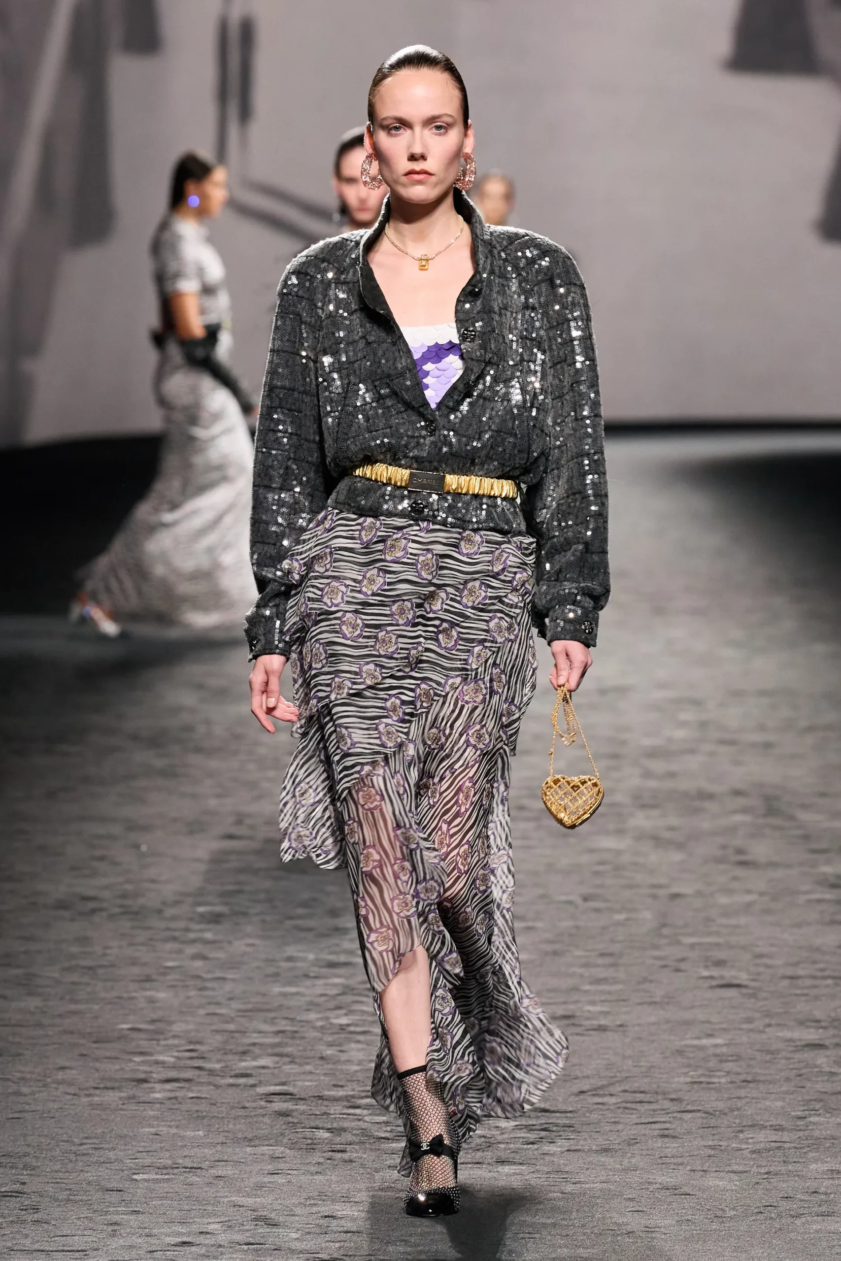 00045-chanel-spring-2023-ready-to-wear-credit-gorunway