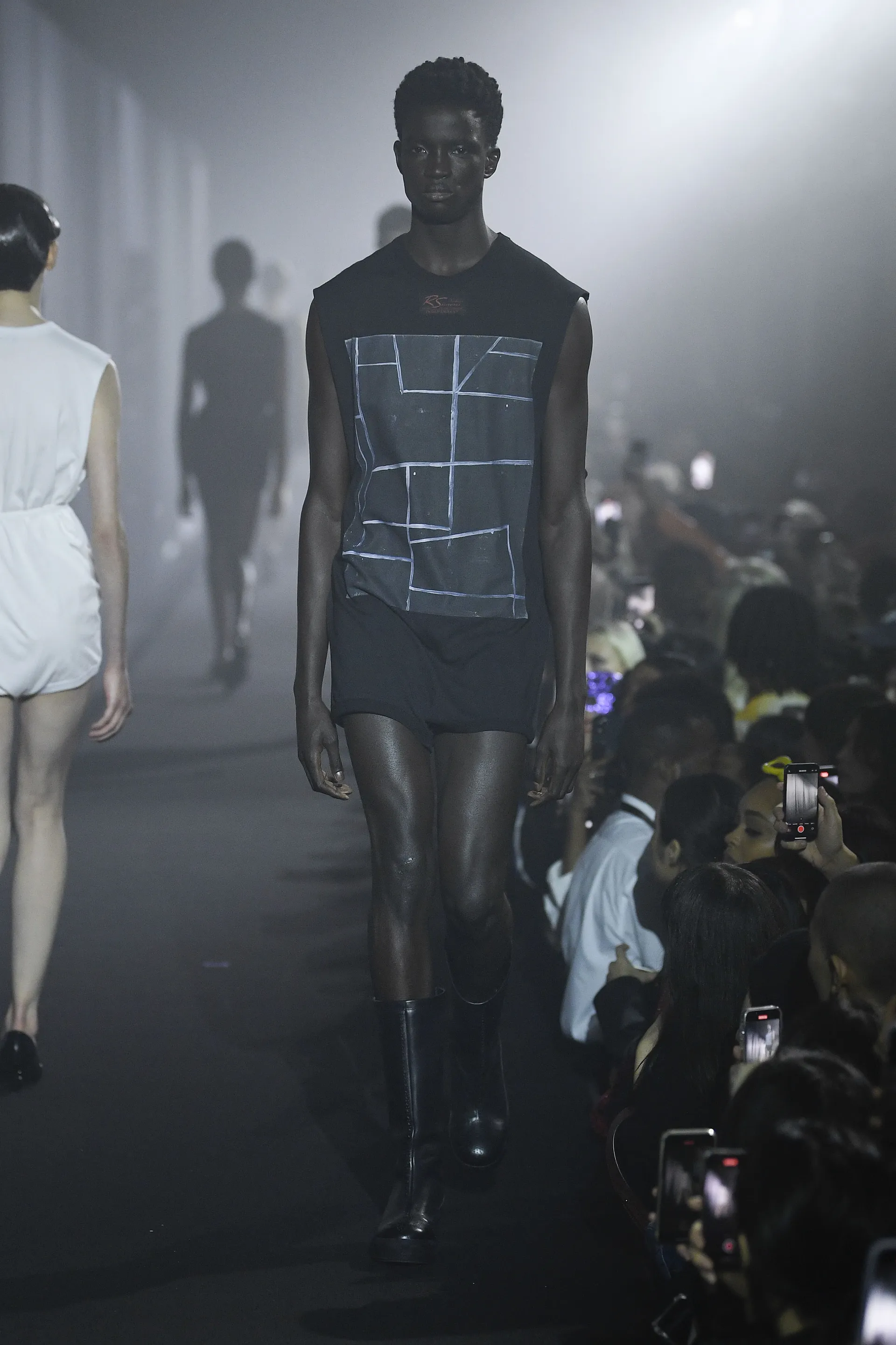 00046-raf-simons-spring-2023-ready-to-wear-credit-brand