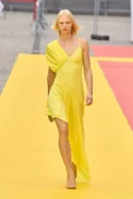 00047-stella-mccartney-spring-2023-ready-to-wear-credit-gorunway