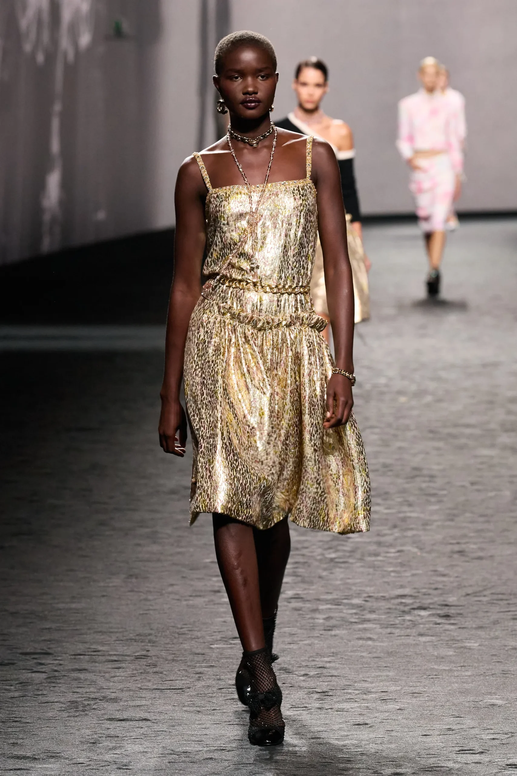 00050-chanel-spring-2023-ready-to-wear-credit-gorunway