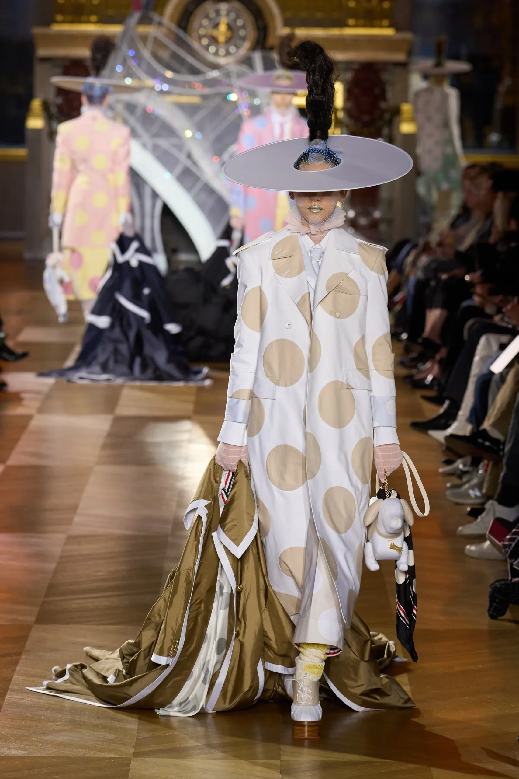 00050-thom-browne-spring-2023-ready-to-wear-credit-gorunway