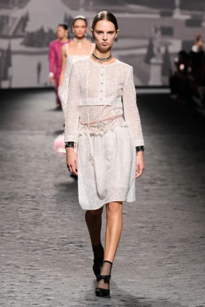 00054-chanel-spring-2023-ready-to-wear-credit-gorunway