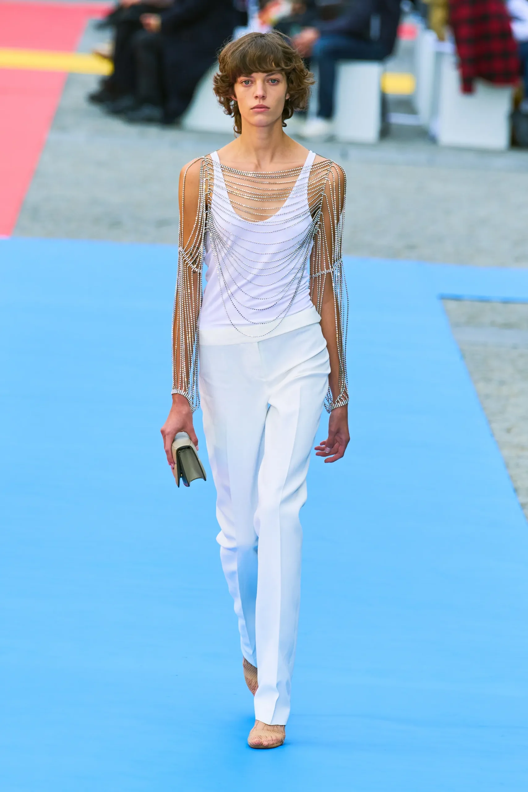 00054-stella-mccartney-spring-2023-ready-to-wear-credit-gorunway