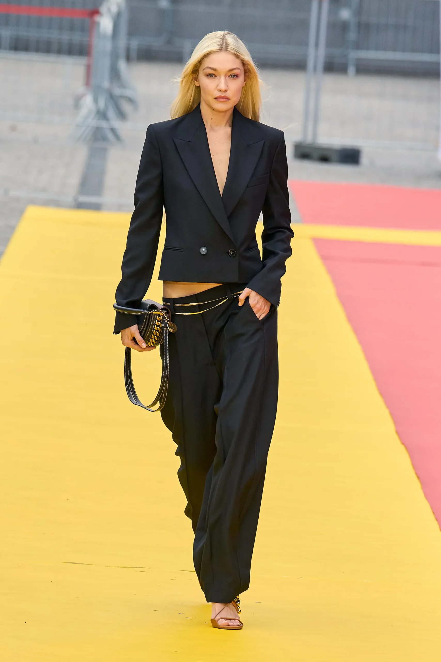00056-stella-mccartney-spring-2023-ready-to-wear-credit-gorunway