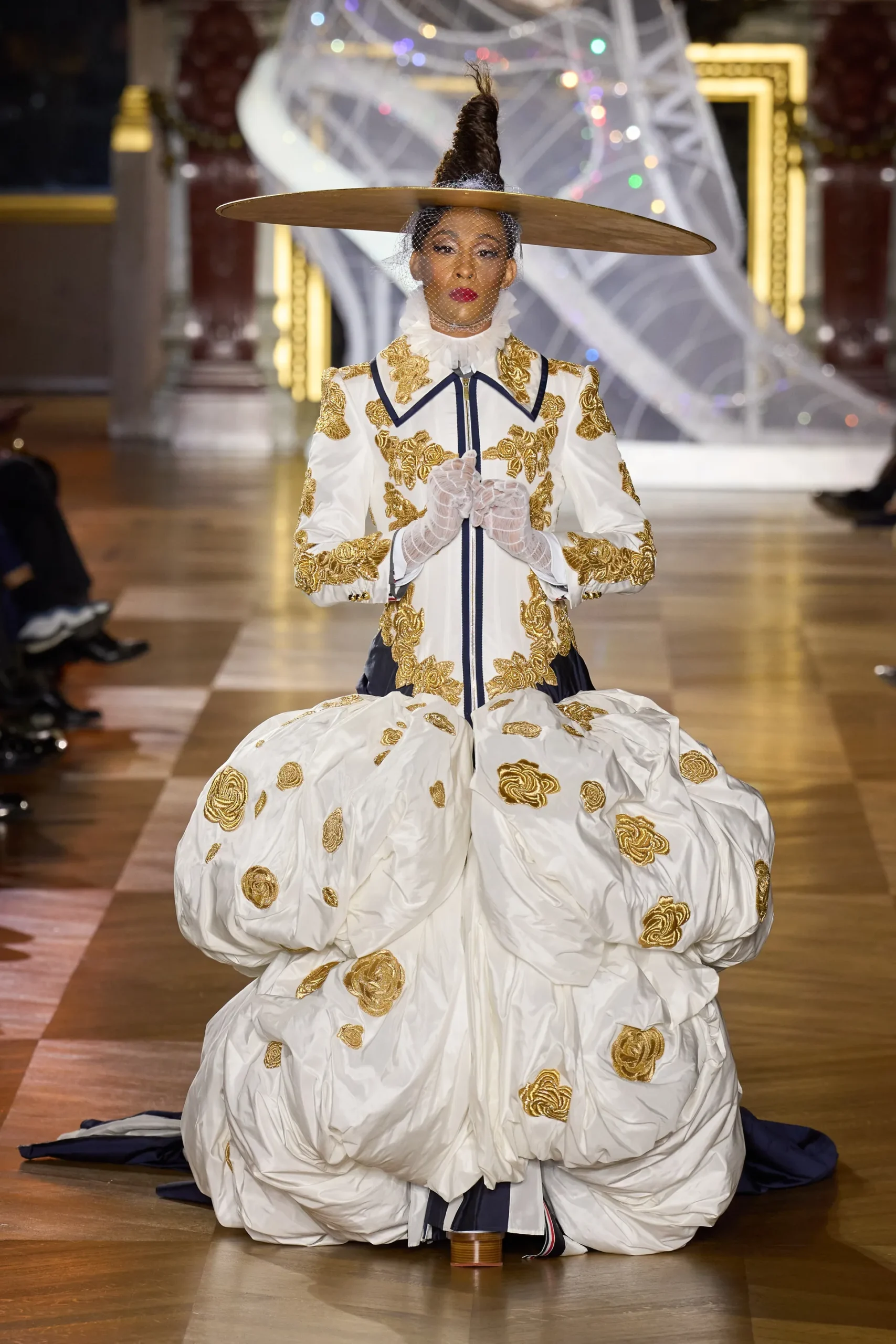 00057-thom-browne-spring-2023-ready-to-wear-credit-gorunway
