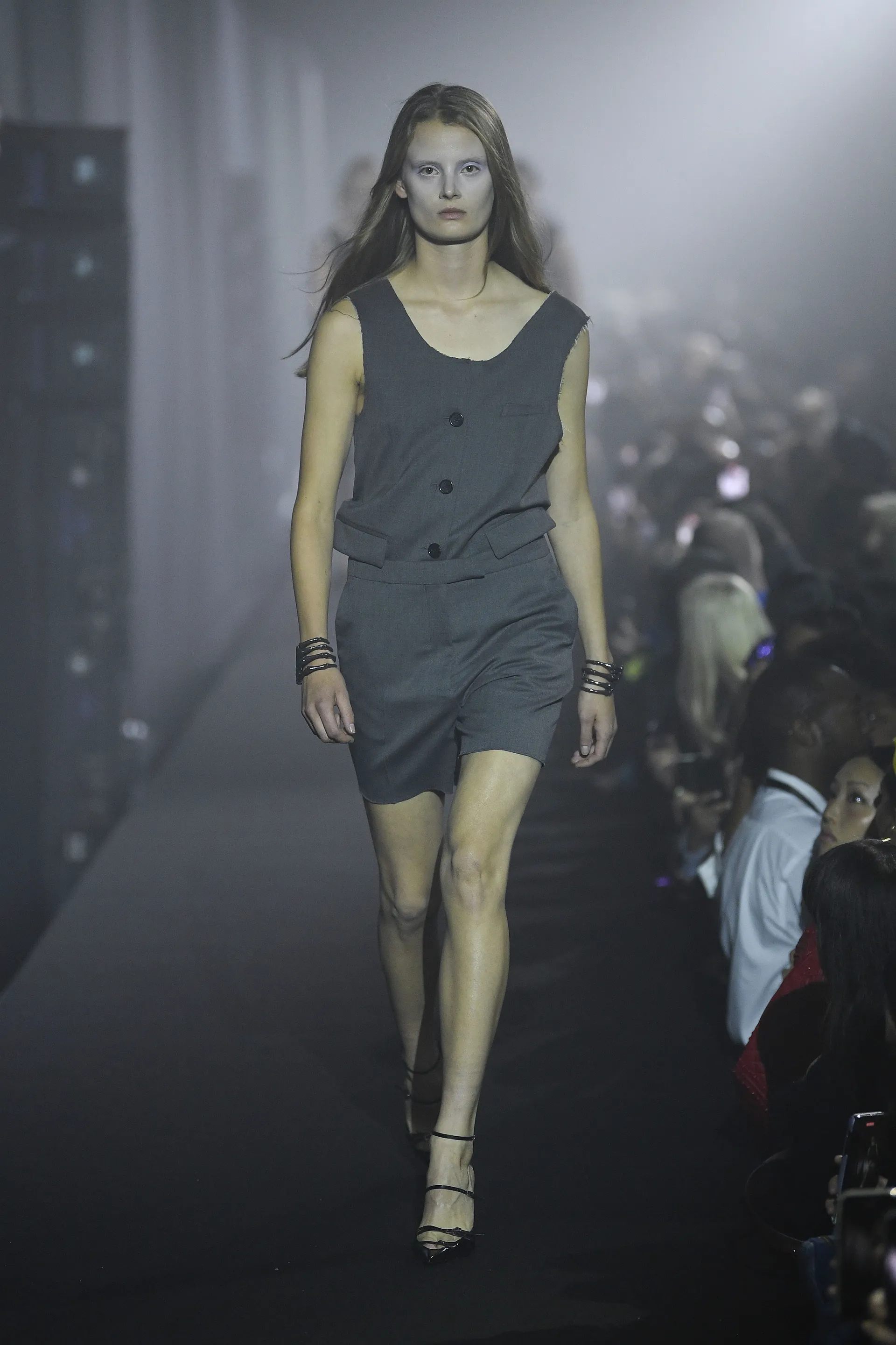 00060-raf-simons-spring-2023-ready-to-wear-credit-brand