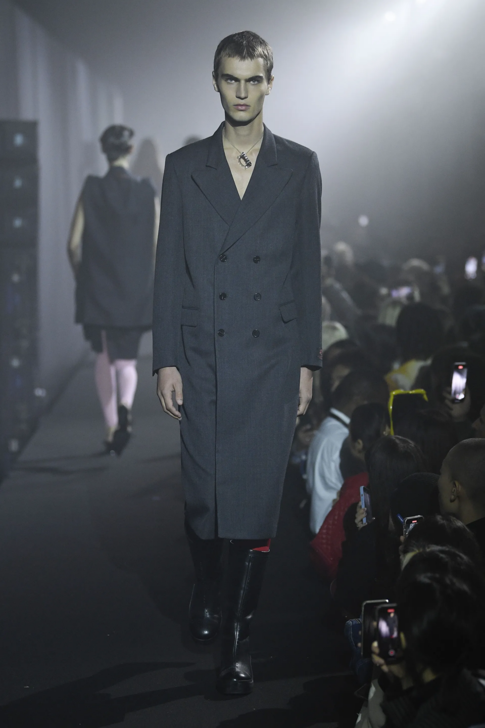 00062-raf-simons-spring-2023-ready-to-wear-credit-brand