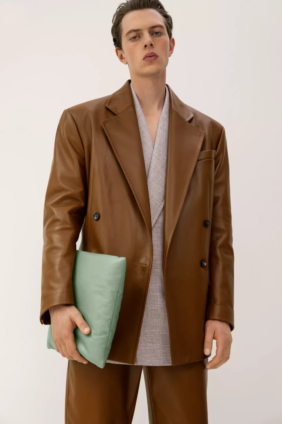 AnyConv.com__Bottega_Veneta_PS23_Vogue_003
