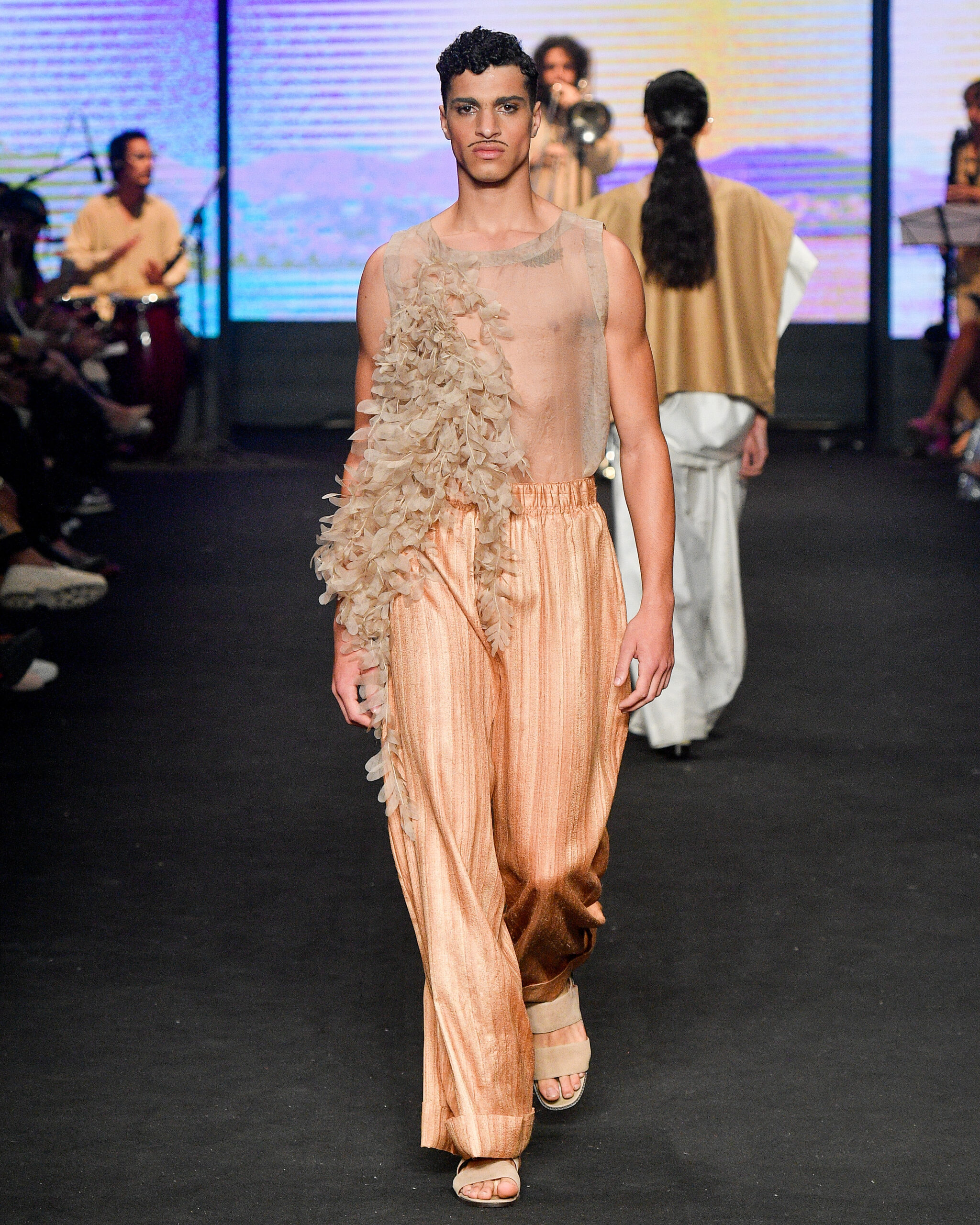 Handred

SPFW N54

Marcelo Soubhia / @agfotosite