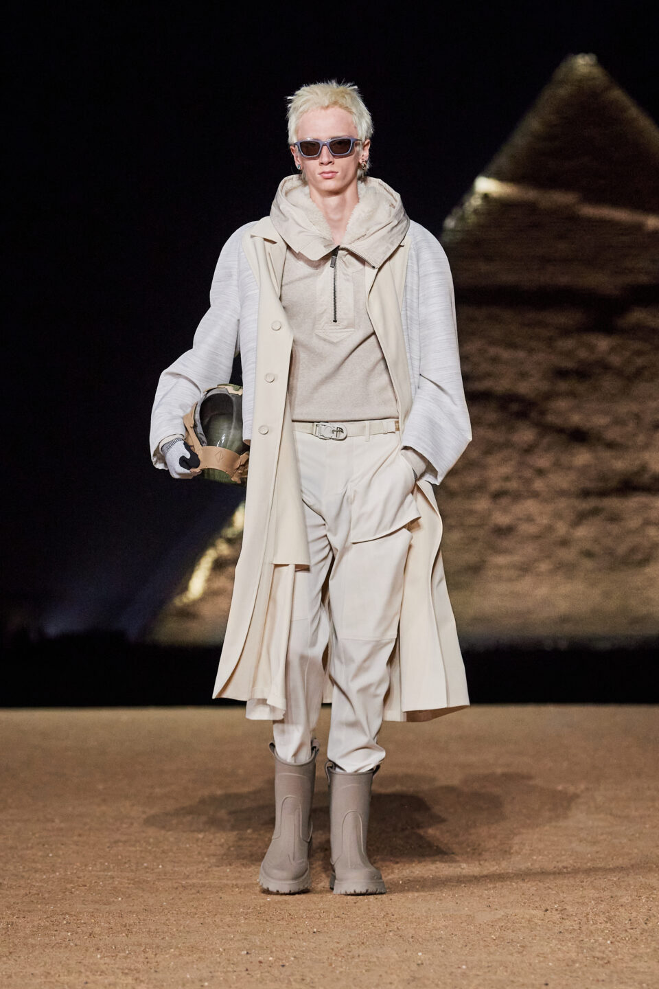 LOOK18