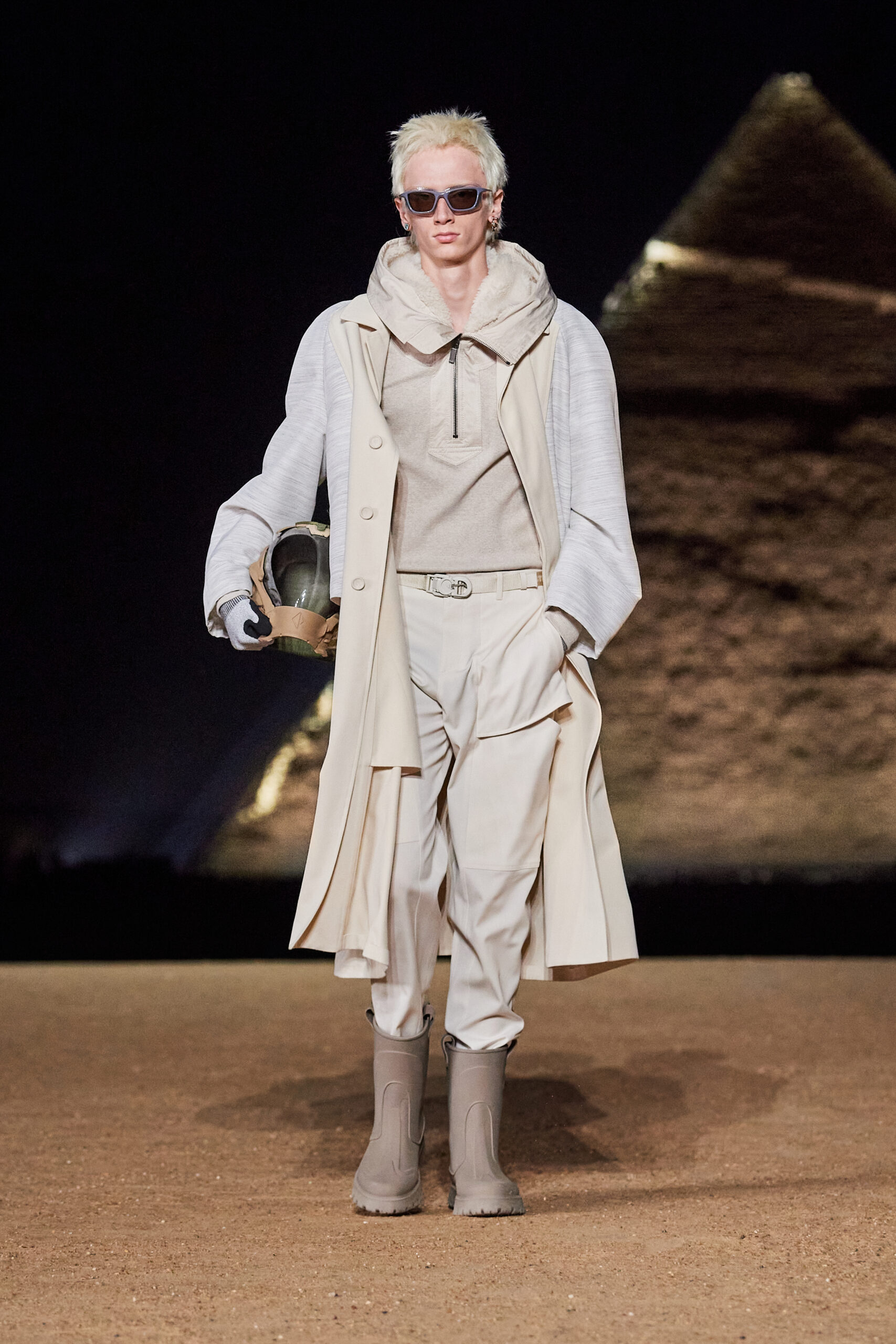 LOOK18
